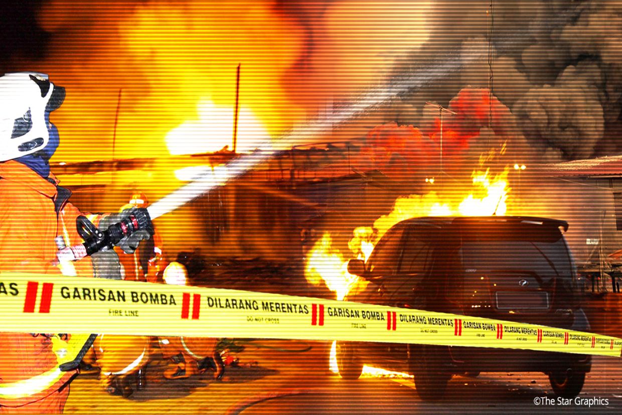 Firefighters battling bushfire in Port Klang