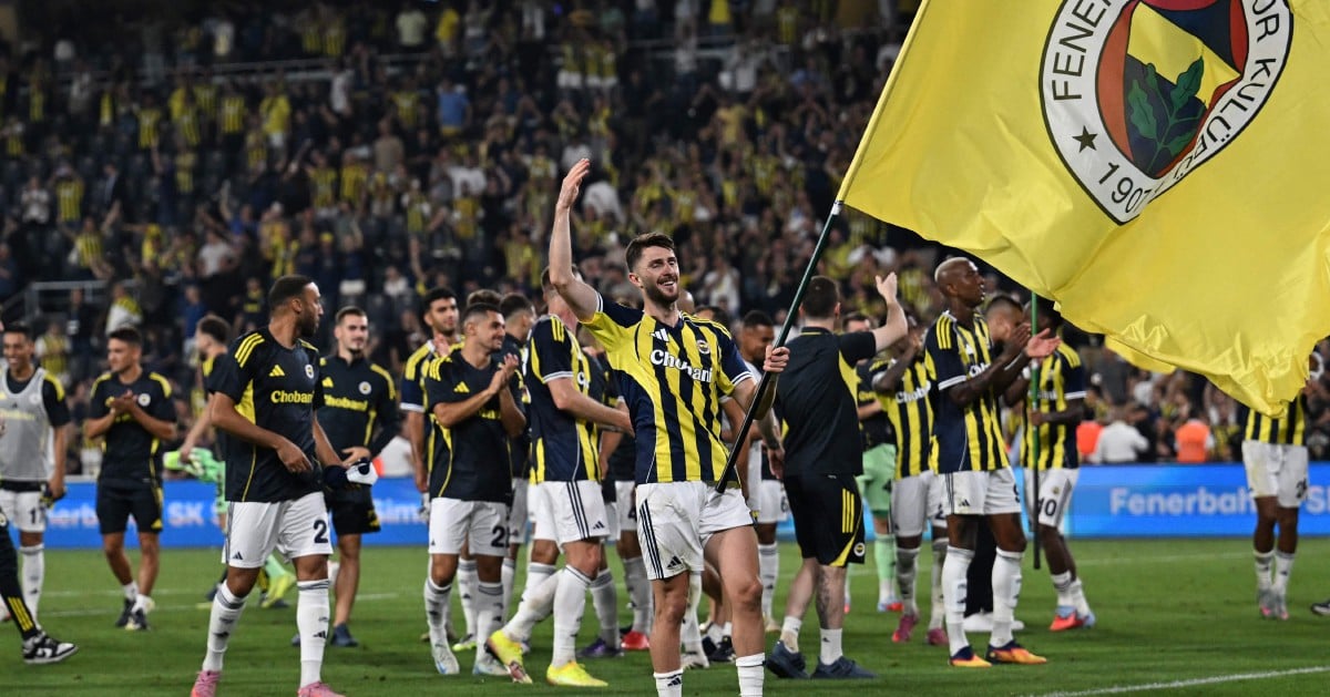Five-star Fenerbahce, gritty Rangers seal Champions League playoff spots