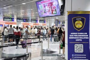 Foreign beggars nabbed at KLIA for abusing entry passes