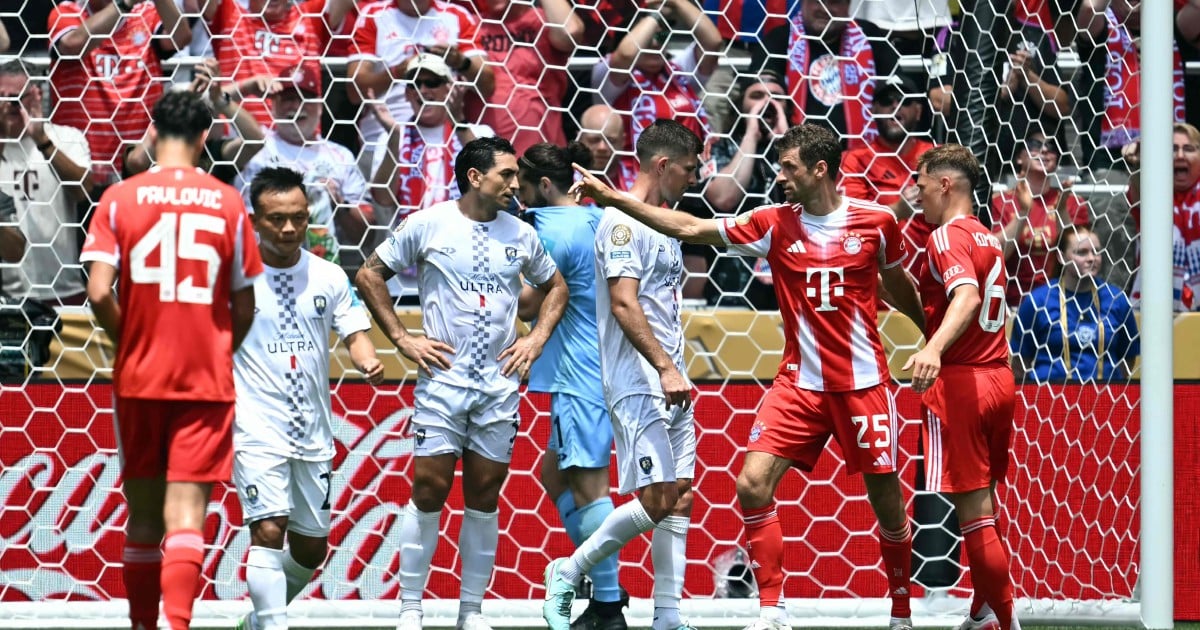 German great Mueller signs with MLS Whitecaps