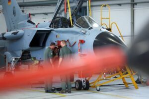German lawmaker says Berlin could leave Franco-German jet project