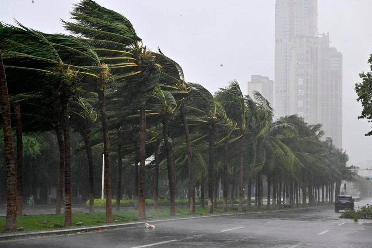 Hainan activates highest alert as Typhoon Kajiki nears with 38m/s winds