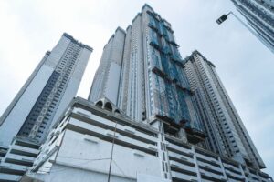 Hartanah mewah, komersial lembab sebab pinjaman tinggi