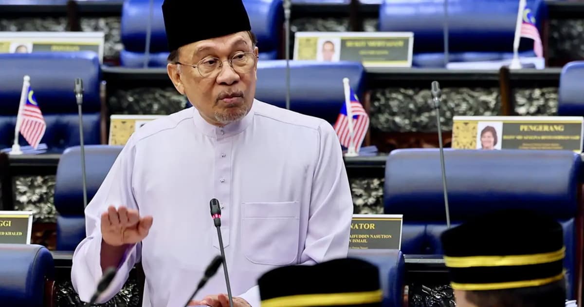 I’m no puppet, Anwar says in defending Urban Renewal Bill