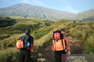 Indonesia's Mt Rinjani reopens hiking trails with stricter safety measures after several mishap incidents