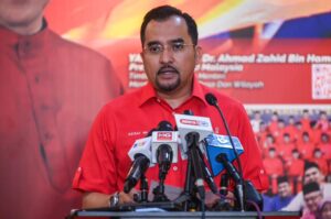 Isu Jalur Gemilang terbalik: UMNO tuntut tindakan tegas