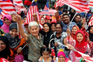 Jalur Gemilang must be displayed correctly with respect