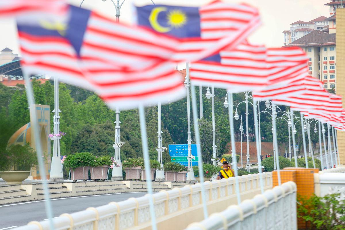 Jalur gemilang terbalik, sjkc chung hua port dickson mohon maaf atas kecuaian