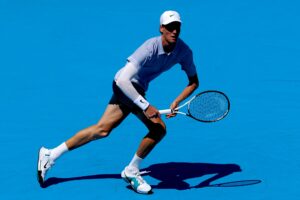 Juara bertahan Sinner, Sabalenka bermula dengan langkah kanan