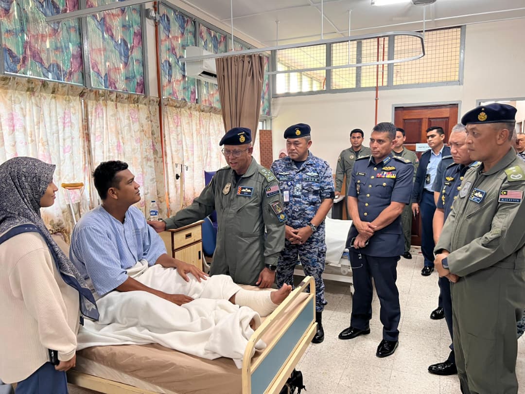 Juruterbang, jurusensor senjata dibenar keluar hospital