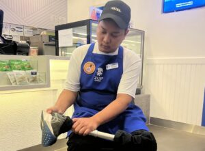 Kaki palsu sinari semula hidup Riezman
