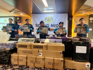Kastam rampas 55,572 kilogram ayam sejuk beku bernilai RM833,580
