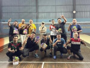 Kejohanan badminton staf awam Rejimen 512 AW