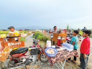 Kopi Waktu tempat santai ala 70-an di tengah sawah