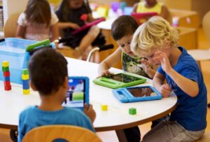 Korea Selatan Mengharamkan Telefon Pintar dan Peranti Digital Dalam Kelas