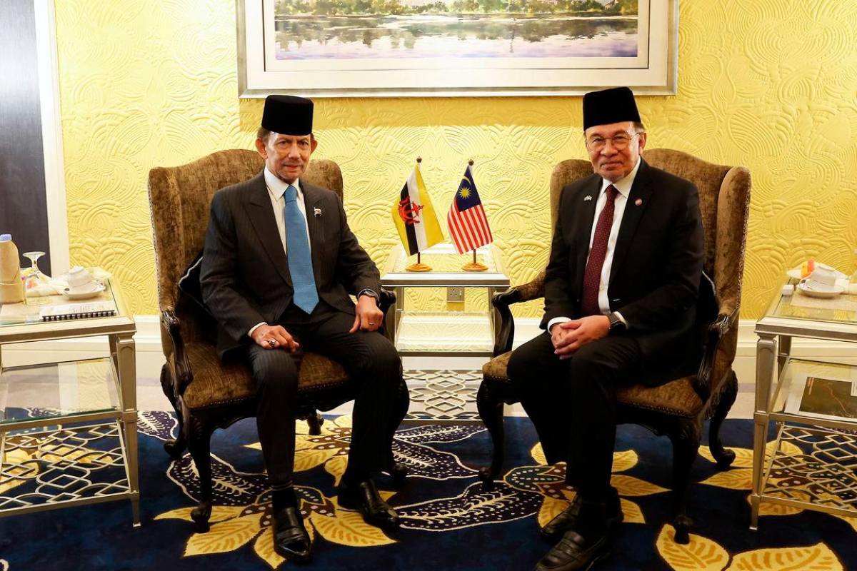 Malaysia and Brunei reaffirm defence and security cooperation at ALC