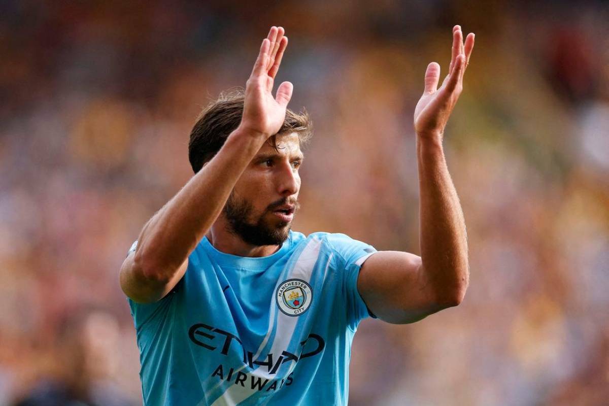 Man City’s Ruben Dias signs contract extension until 2029