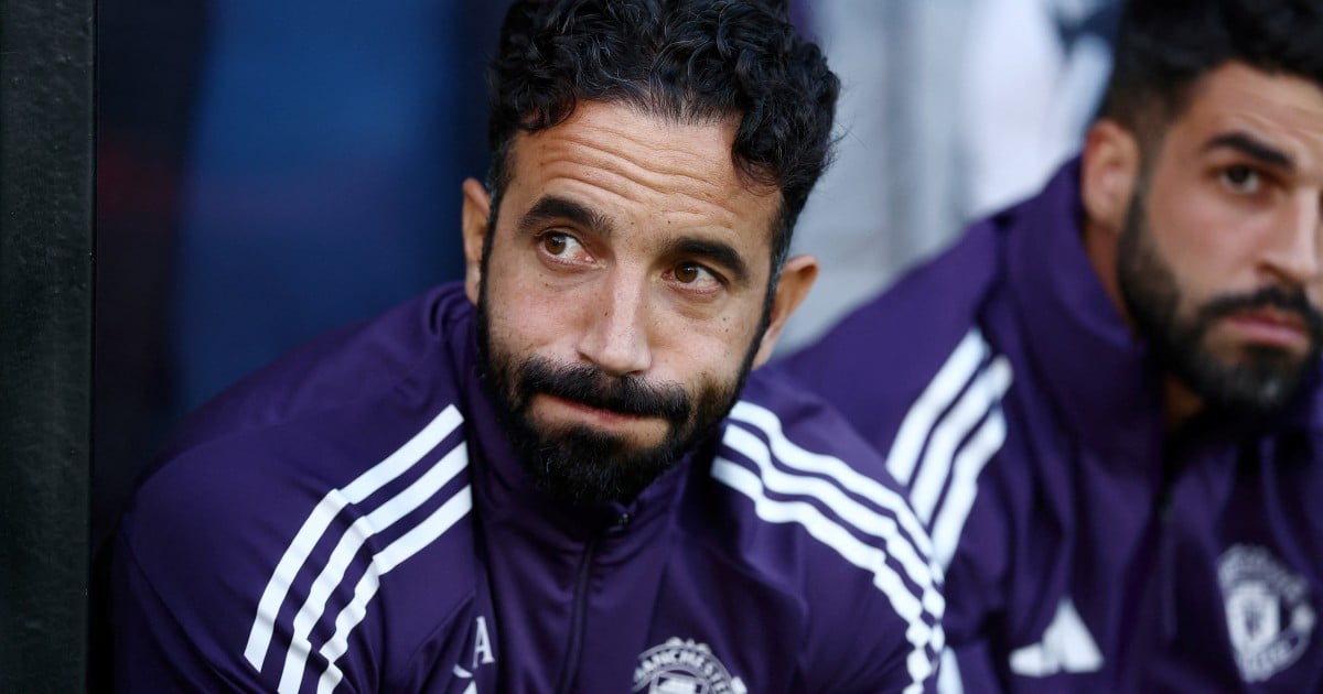 Man Utd boss Amorim apologises to fans after Grimsby debacle