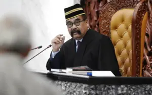 Cover Image for Hina Ahli Parlimen Orang Asli, penjual herba didenda RM1,300