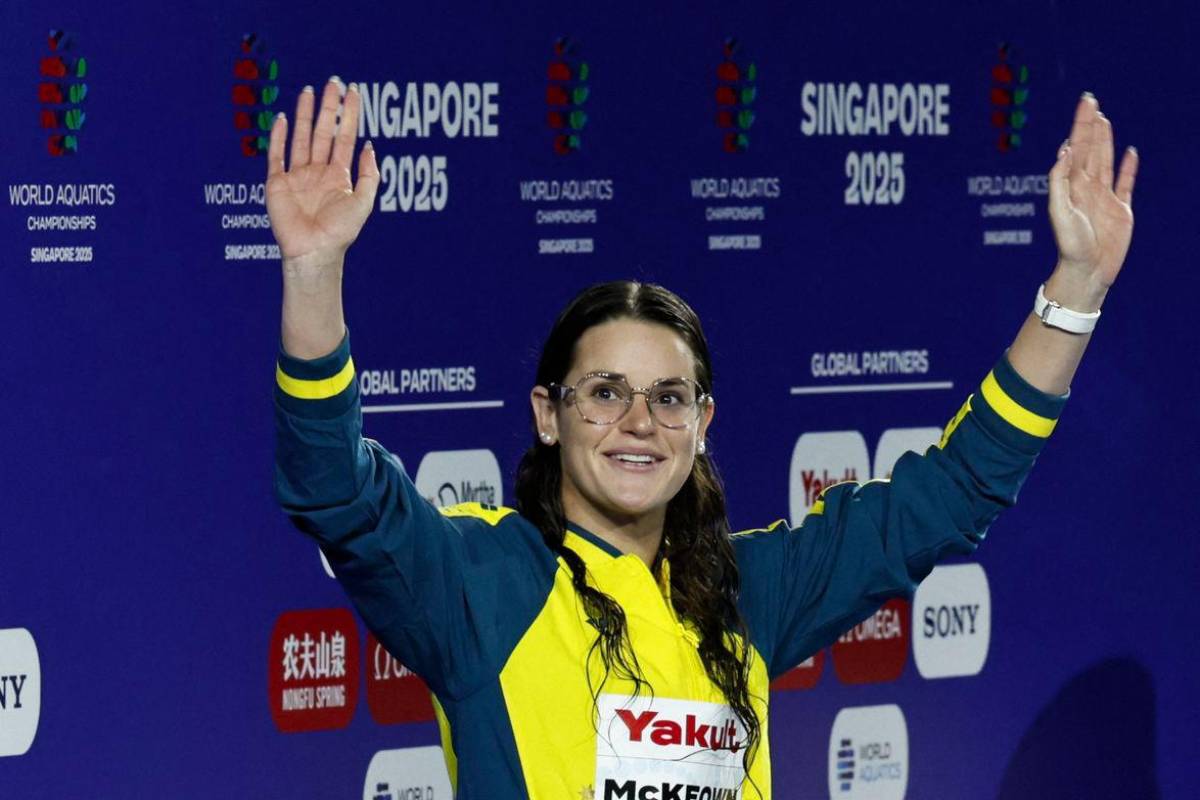 McKeown claims 200m gold, completes backstroke double