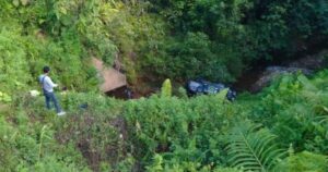 Missing man found dead near car in Kapit ravine