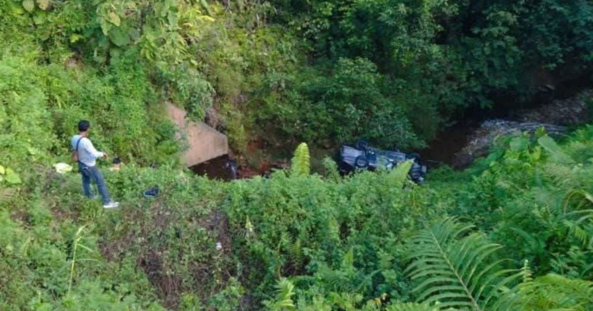 Missing man found dead near car in Kapit ravine