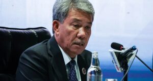 Mohamad defends Trump invite to Asean Summit