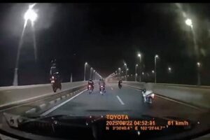Motorcyclist survives dramatic fall on Temerloh bridge crash