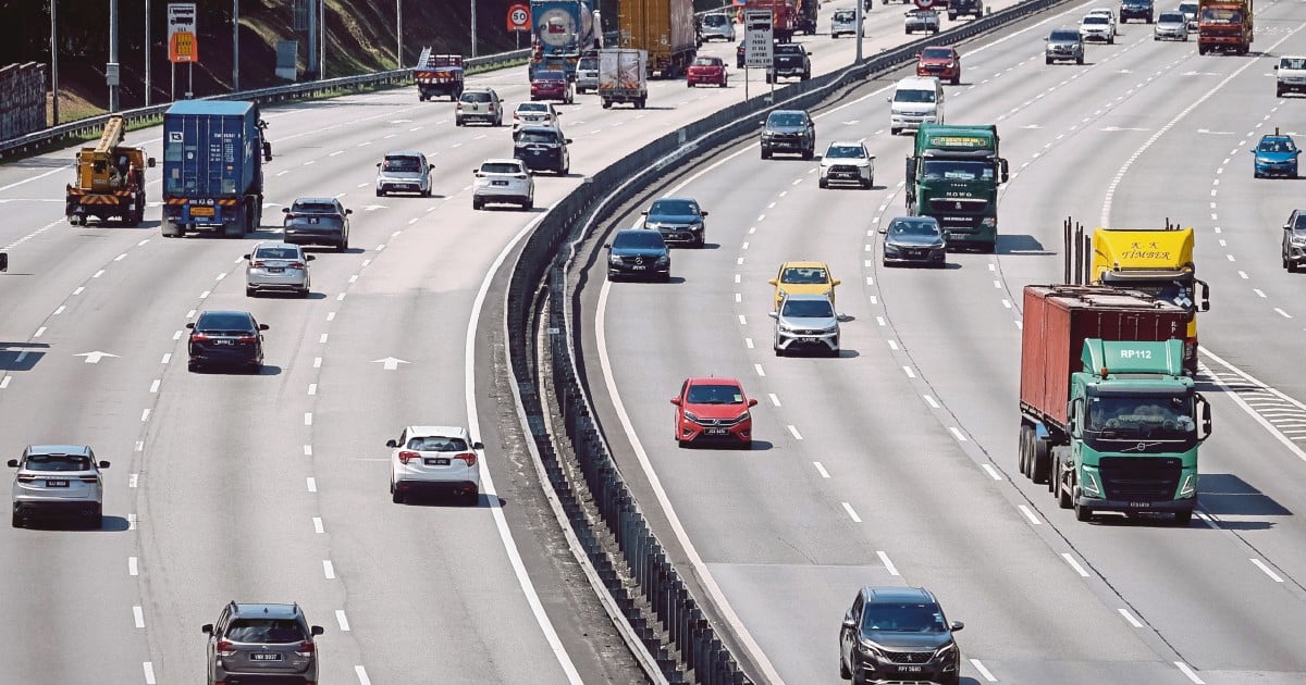 NST Leader: Unlicensed foreign drivers in RTD crosshairs