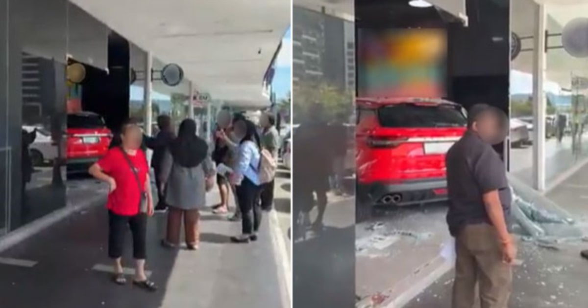 #NSTviral: SUV crashes into shoplot in Sentul; no one hurt