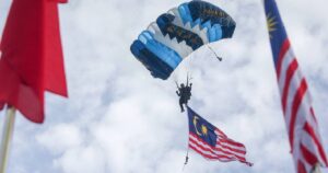 National Day: 40,000 thrilled by dramatic Paskal aerial display in Alor Star