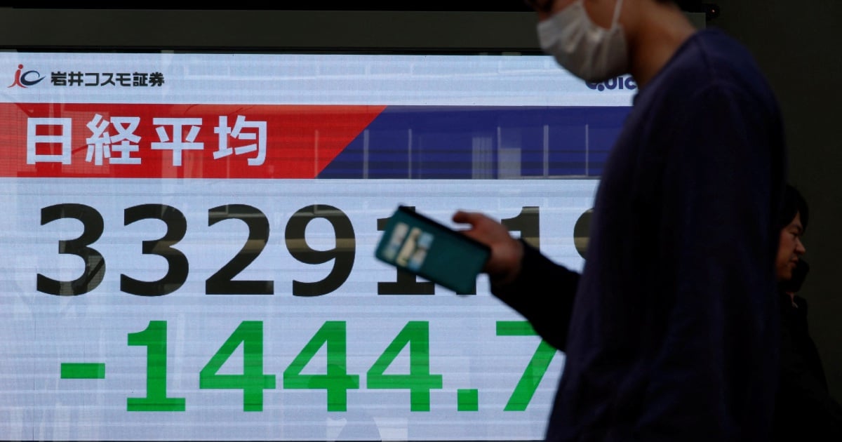 Nikkei recoups losses as Nvidia's strong forecast lifts sentiment