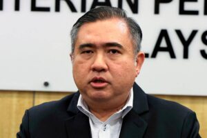 No road tax? RTD will seize your luxury car, says Loke