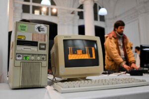 'Old things work': Argentines giving new life to e-waste