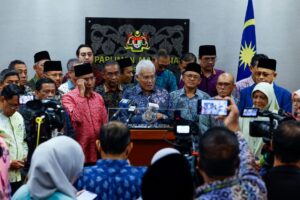 Opposition holds off no-confidence motion against PM pending Speaker's ruling
