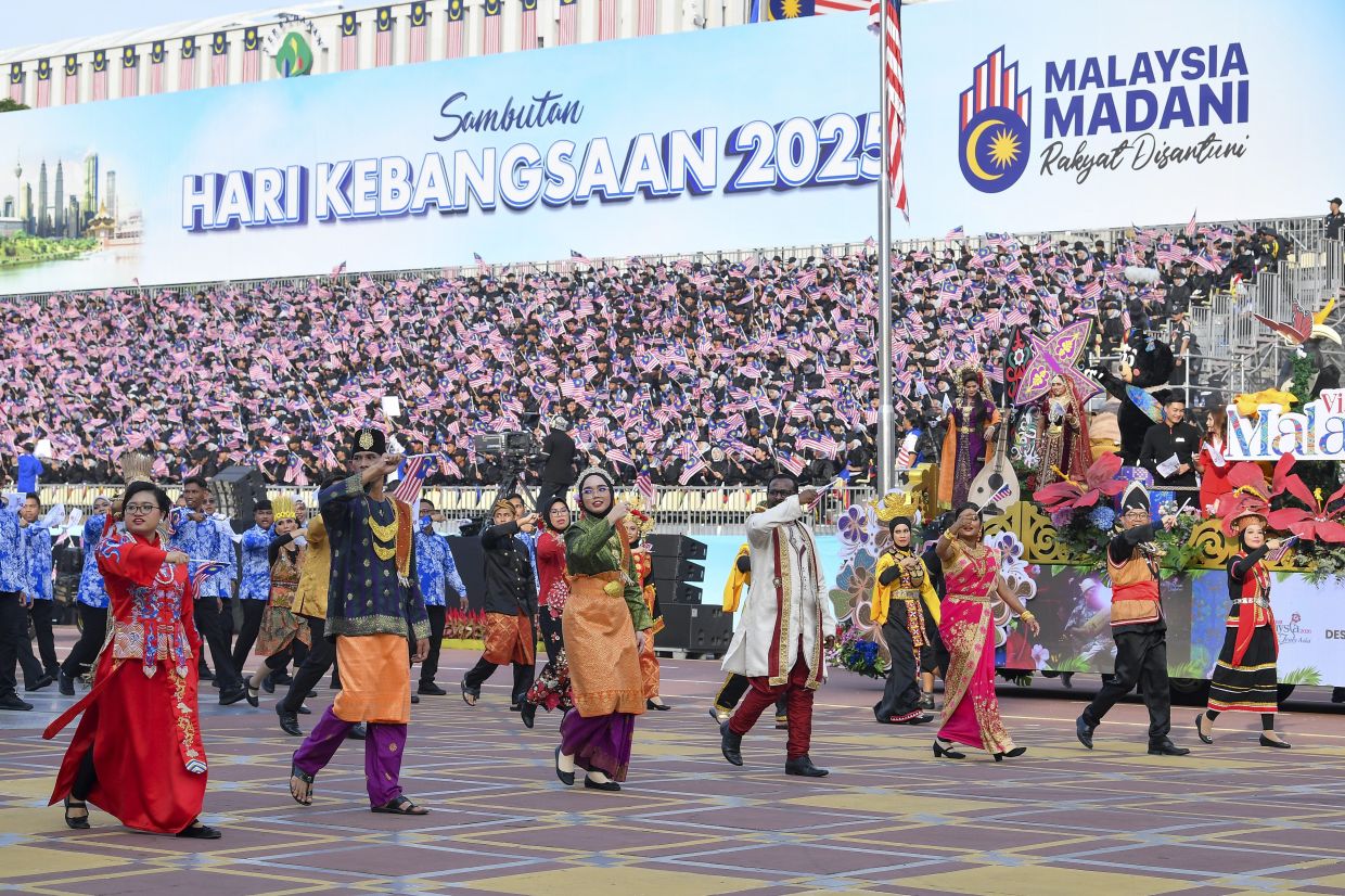 Over 100,000 gathered for National Day celebration at Putrajaya, says Fahmi