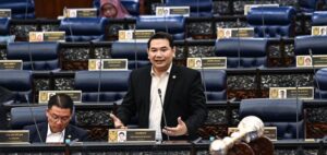 PARLIMEN: Rafizi cadang umur tamat sekolah diturunkan 16 tahun