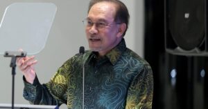 PM quizzes housing developer over lack of schools in Cheras project