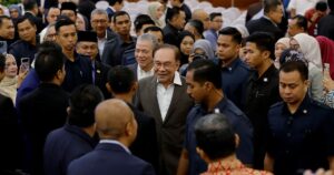 PM warns against 'AI productivity paradox', orders report in one month