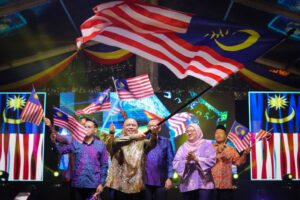 Pastikan Jalur Gemilang tidak dipasang terbalik