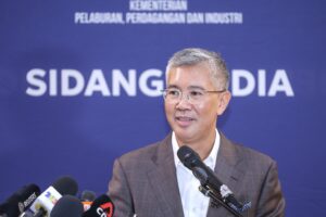 Pembelian pesawat Boeing tidak guna wang rakyat – Tengku Zafrul