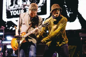 Peminat terbunuh selepas jatuh di konsert Oasis