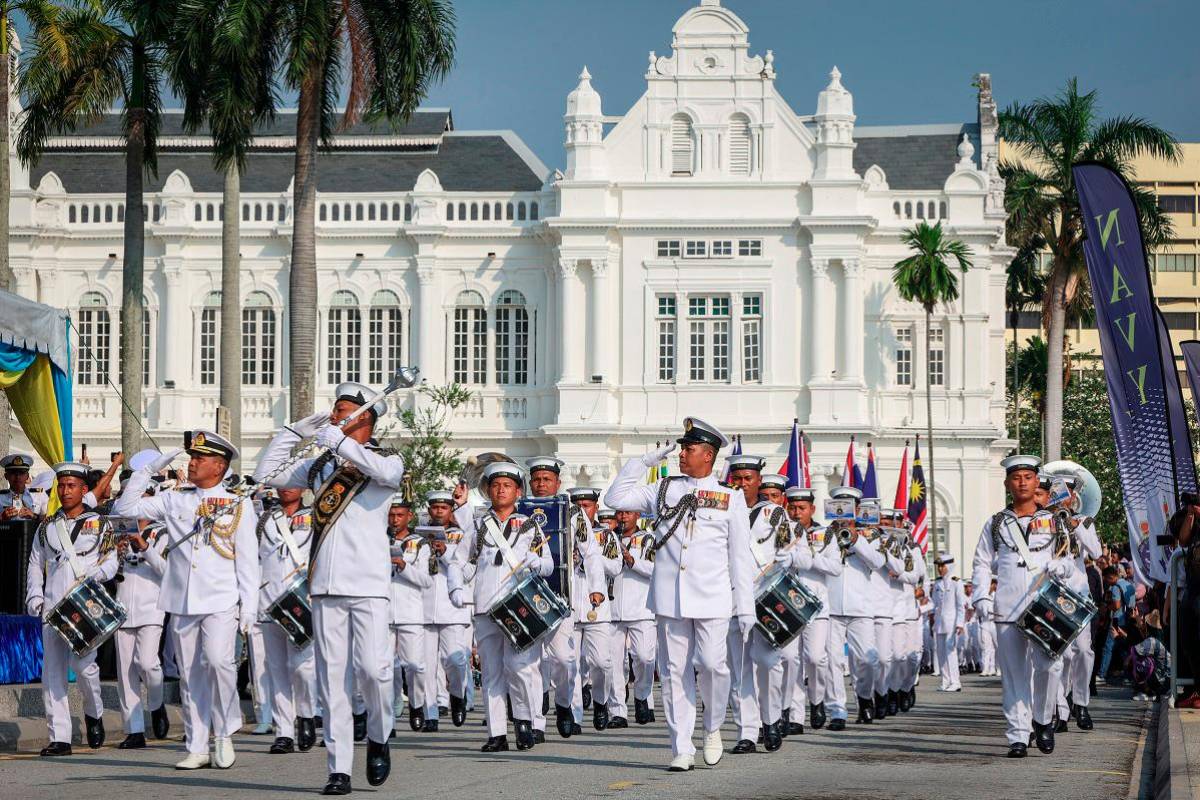 Penang hosts ASEAN Navies’ City Parade after 35 years