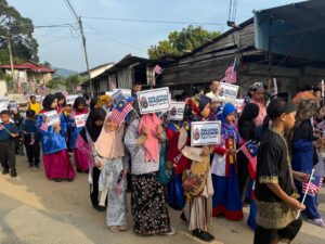 Perarakan murid sekolah rendah DUN Johol menjelang hari kebangsaan