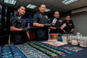 Polis Johor rampas dadah RM2.6 juta dalam serbuan pangsapuri mewah