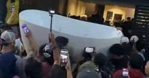 Protesters loot, vandalise home of Indonesian politician amid Jakarta protests