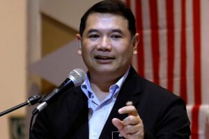 Rafizi dedah isteri terima mesej ugutan