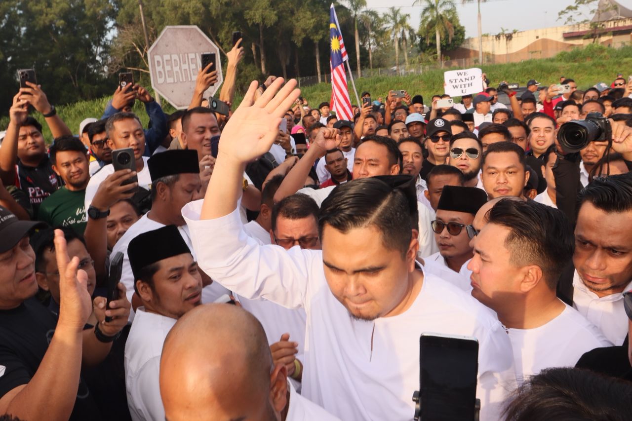 Ratusan penyokong berkumpul beri sokongan kepada Akmal Saleh