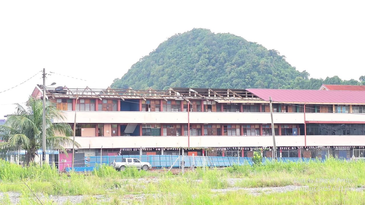 Ribut terbangkan bumbung SK Seri Perlis, 207 murid terpaksa jalani PdPR