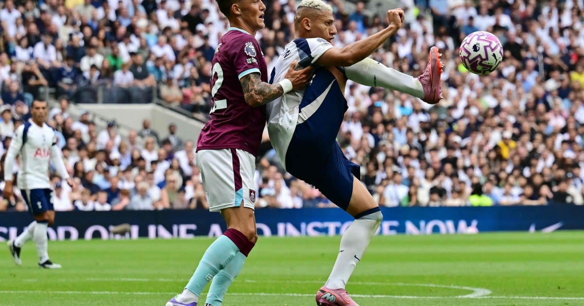 Richarlison stars as Spurs boss Frank seals first win